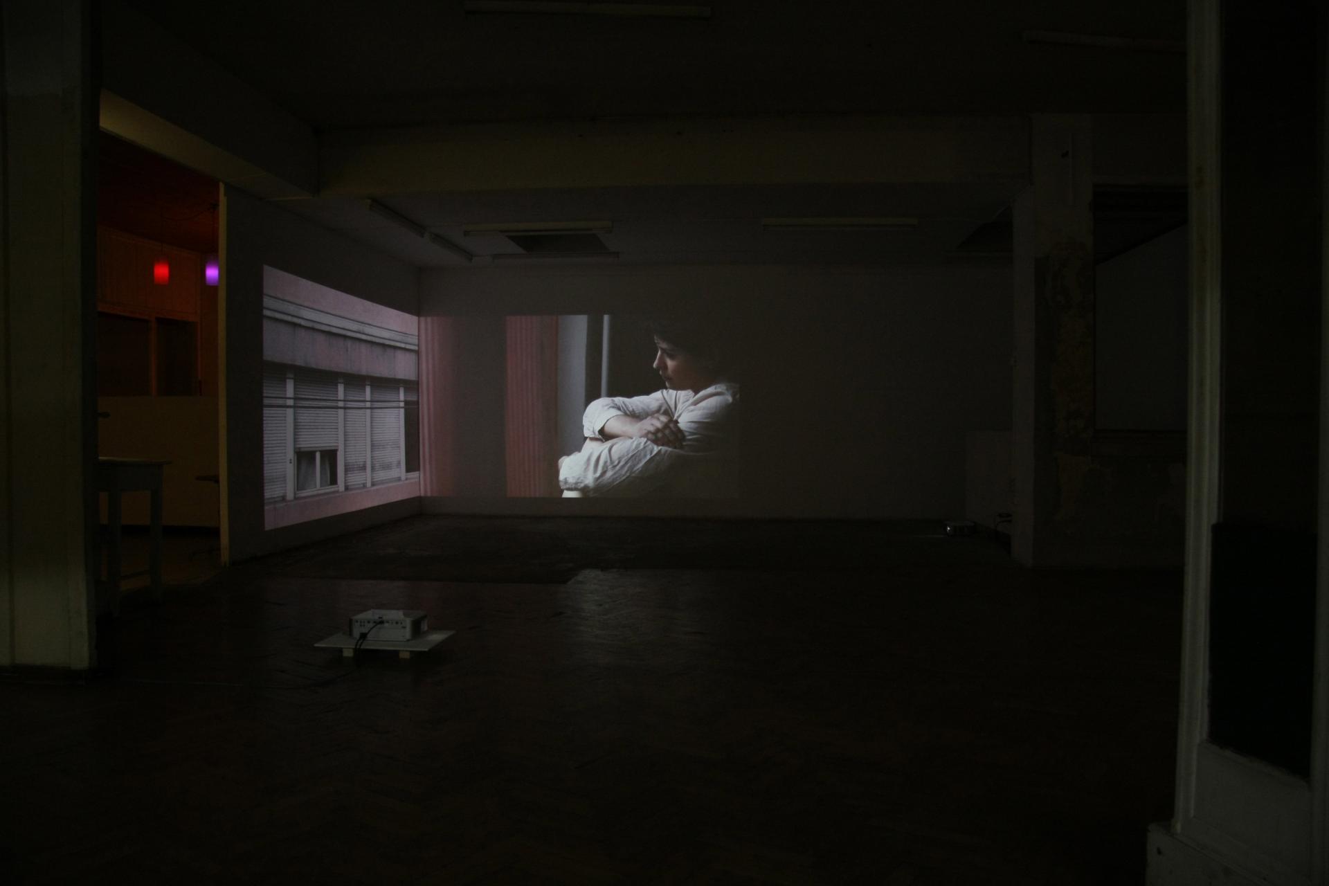 Still White Shut Julia Bodamer